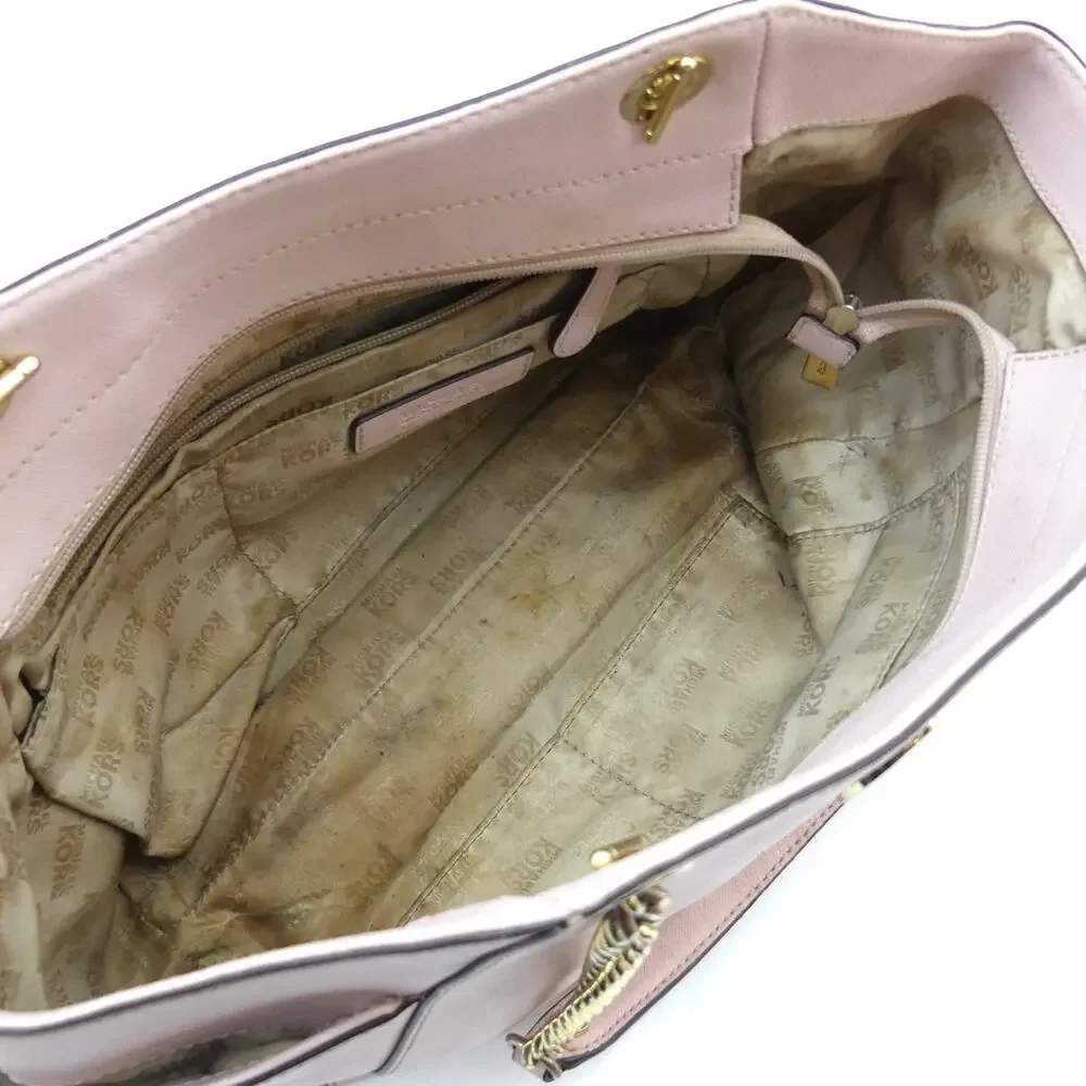 Michael Kors description features